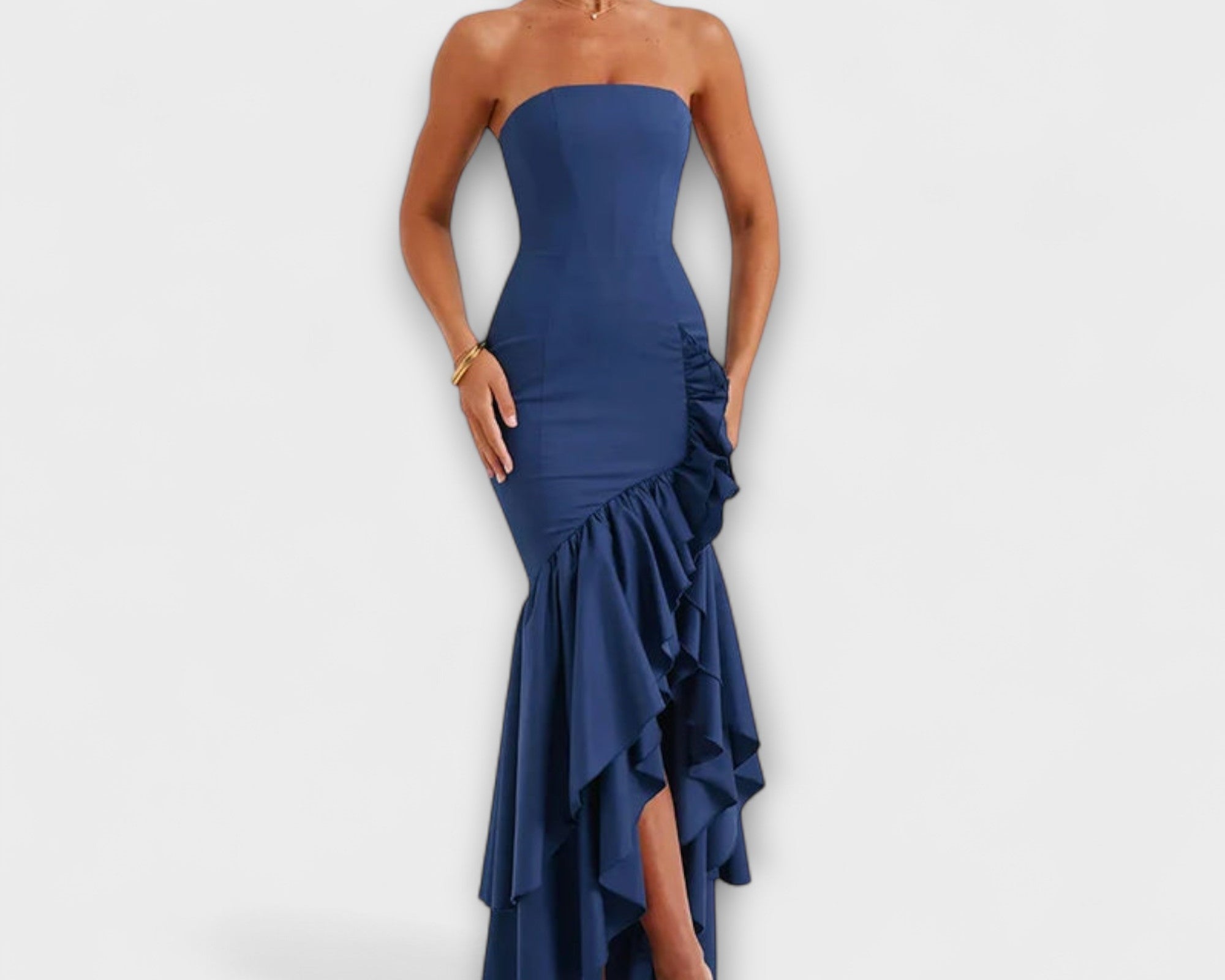 Zuri - Off-Shoulder Slim Fit Maxikleid mit asymmetrischem Saum