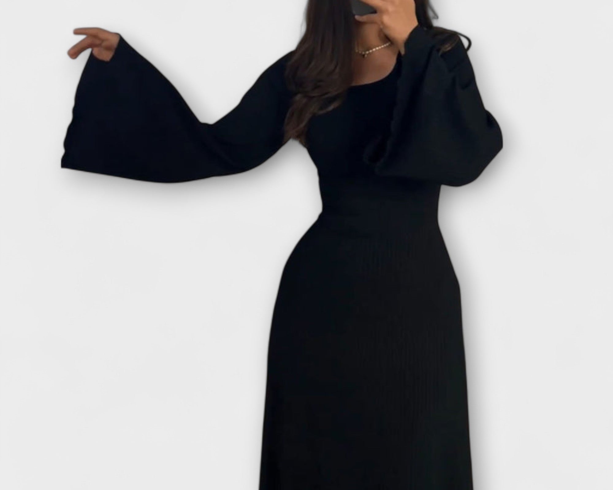 Jocelyn - Schickes Strickkleid mit Taillendetail