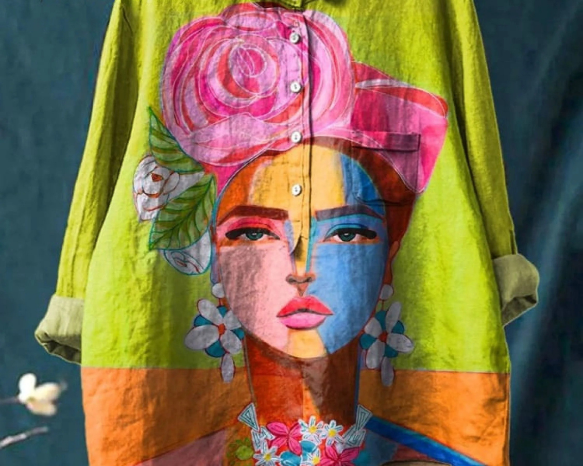 Giulia | Lässiges T-Shirt mit Frida-Porträt in Ölmalerei-Print