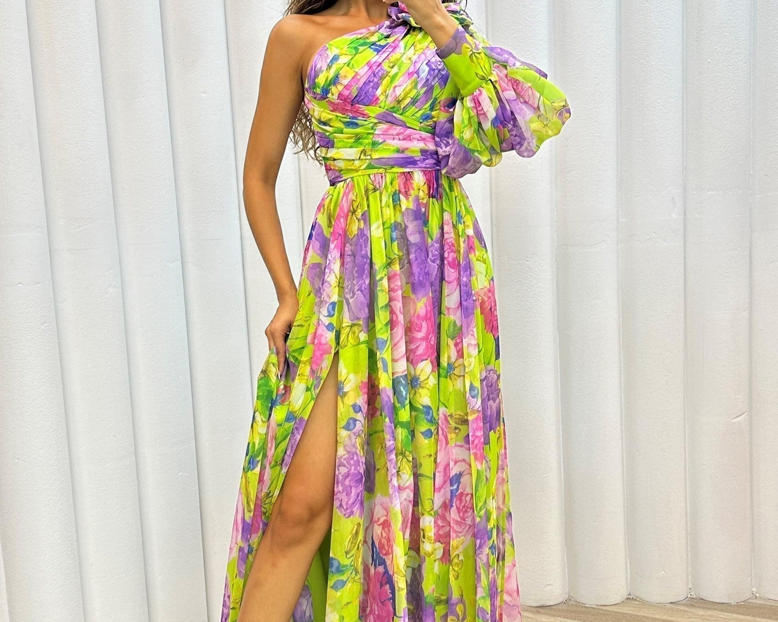 Whitney - Elegantes und Fliessendes Kleid