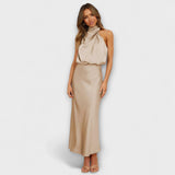 Elegantes Halter-Maxikleid in sommerlichem Gelb
