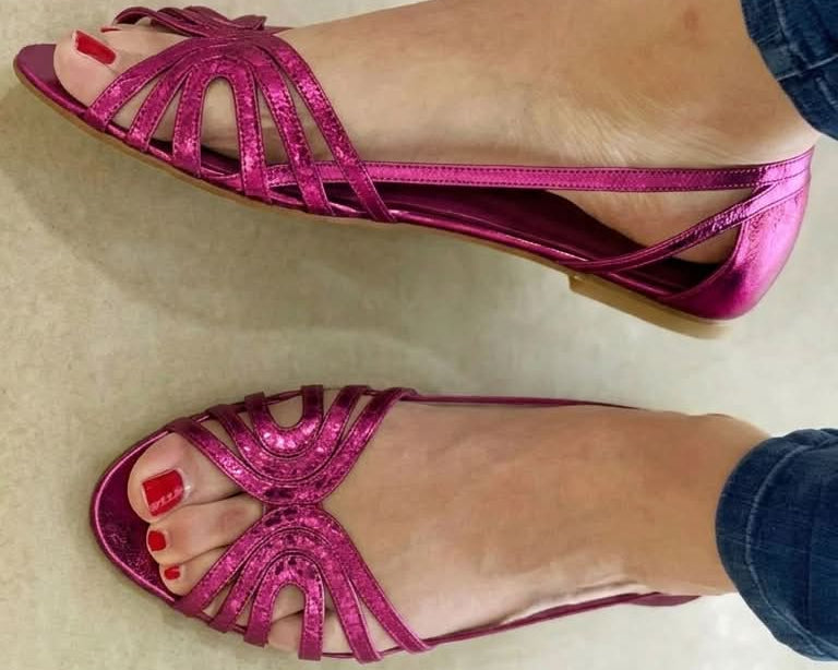 Lea | Goldene Lichtglanz-Sandalen