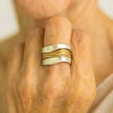 Silberring mit Goldfäden