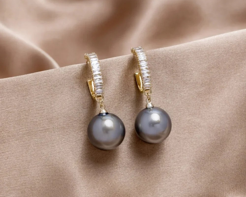 Elegante Ohrringe mit Perlen-Akzenten