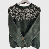 Der Winter-Pine-Pullover