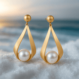 Goldene Perlenohrringe