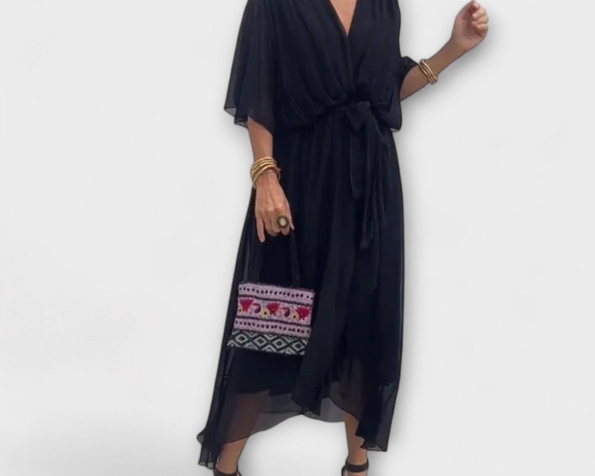 Amoura - Chiffonkleid mit V-Ausschnitt