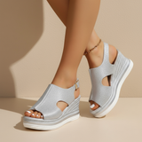 Anita – Entspannte Keilsandalen