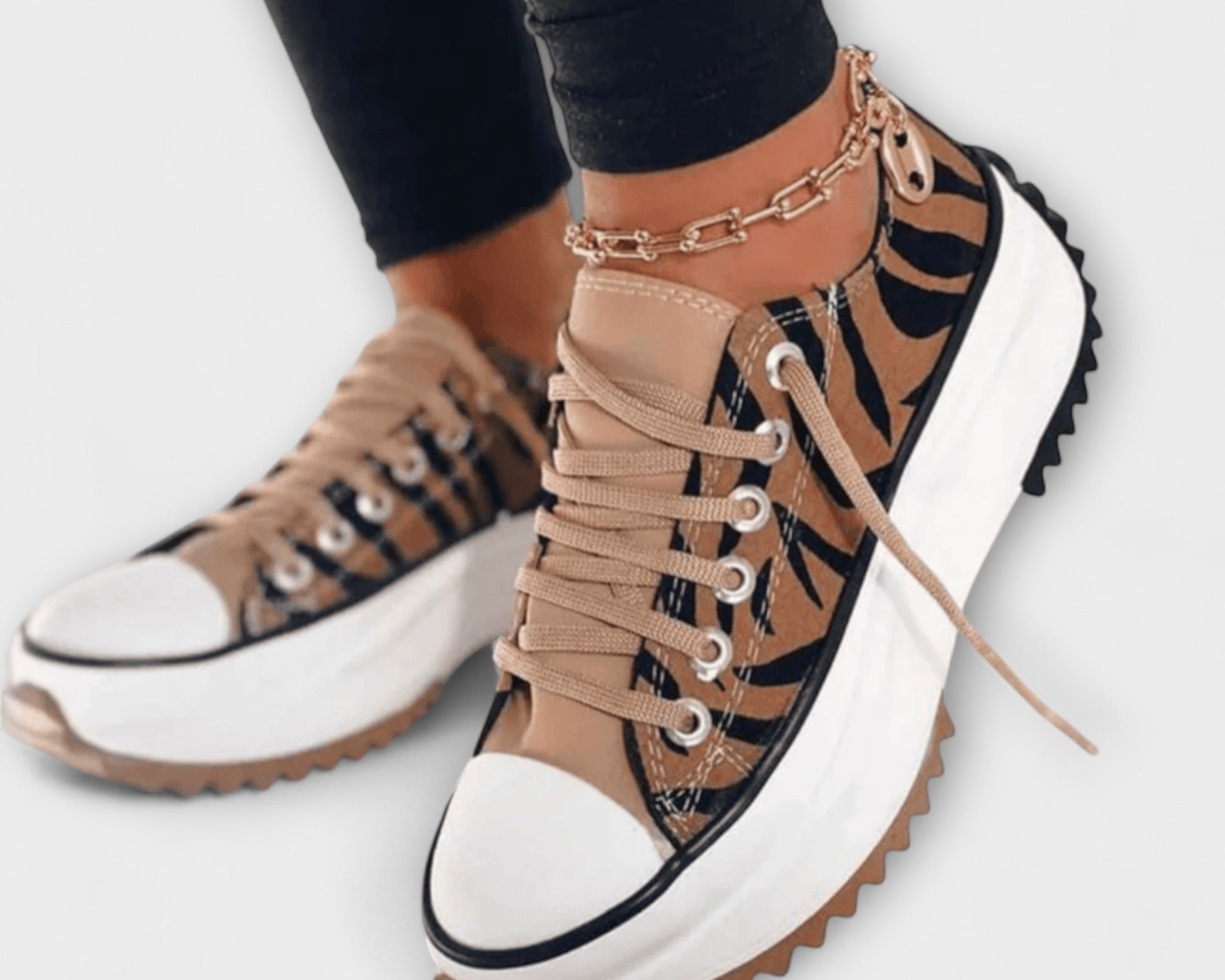 Jinky - Trendy Plateau-Schnürschuhe